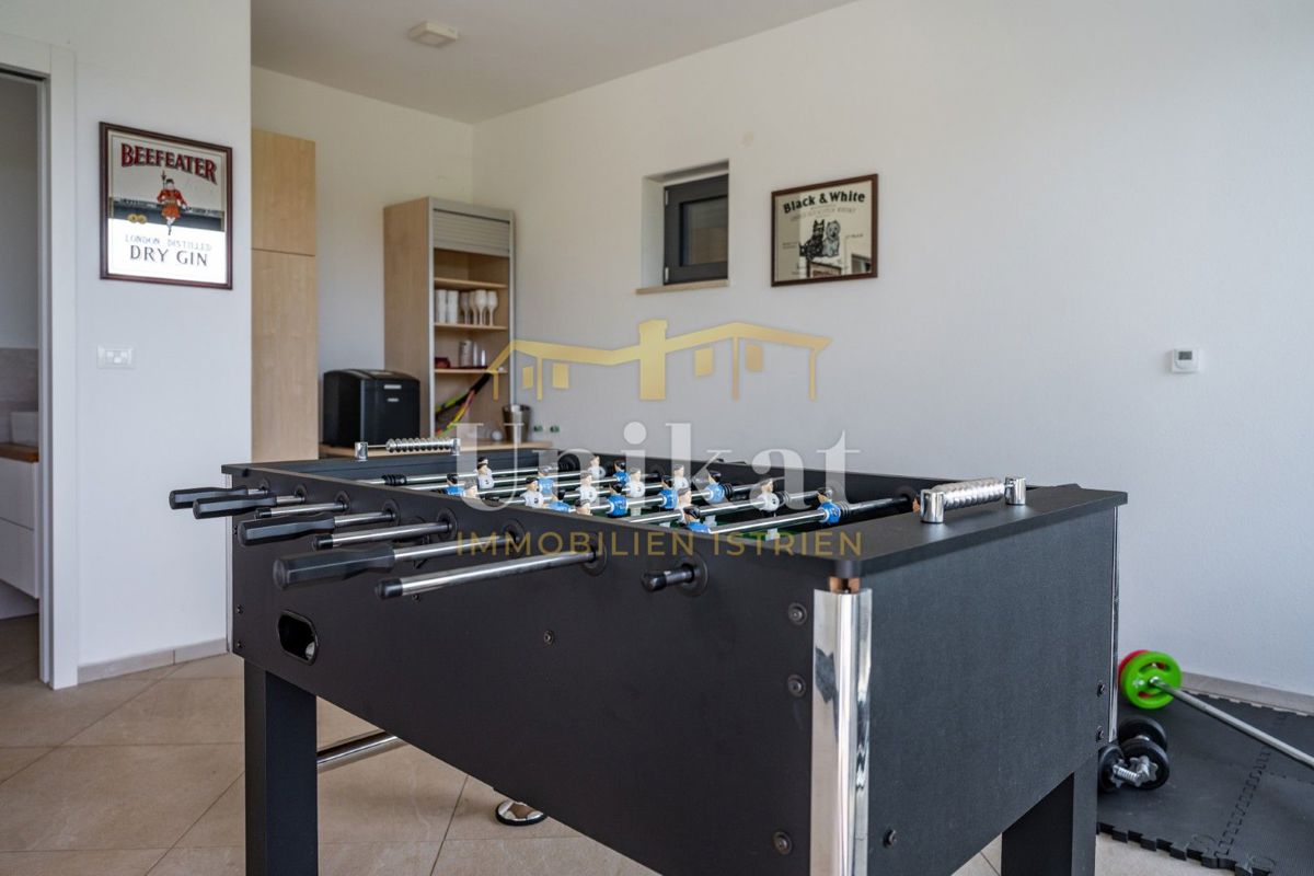 Casa di lusso con garage sotterraneo - 3 km dal mare